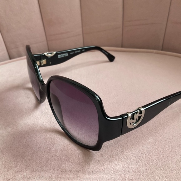 Michael Kors Sunglasses - Picture 2 of 5